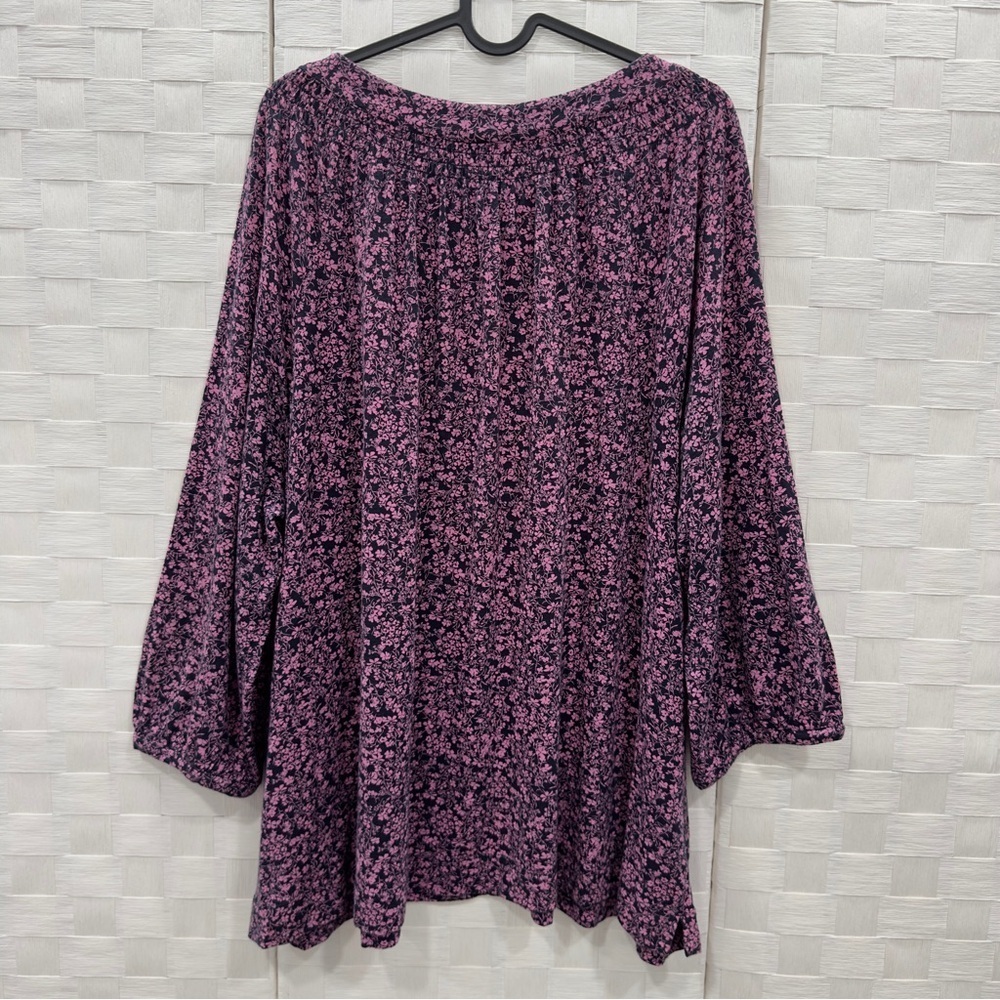 J. Jill Blouse Size XL Pink Navy Floral 3/4 Stretch Sleeve Smocked Keyhole - Picture 2 of 9